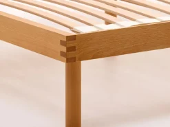 Bett Jukai Pur, mit Stegbetthaupt, inkl. integriertem Lattenrost, 180 x 200 cm, Buche