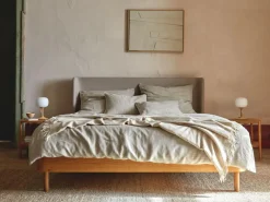 Bett Tonda, mit hohem Polsterbetthaupt, 180 x 200, Wollstoff Tano Natur (79), Buche