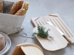 Brotschneidebrett aus Buchenholz geölt, 39 x 26 x 2,5 cm