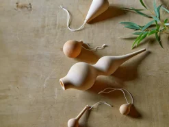 2er-Set Baumanhänger aus Erle geölt, ø 4,5 cm