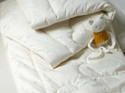 Kinder Ganzjahresdecke Baumwolle mit Wolkensteppung, 100 x 140 cm, 380 g/m2 GOTS, NATURTEXTIL BEST, VEGAN