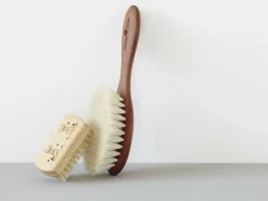 Kinder-Handbürste mit Hasenmotiv, Buchenholz, ca. 5,5 x 3 cm