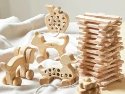 Rolltier Hund aus Eschenholz, 18 x 6 x 12 cm