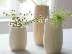 Vase aus Eschenholz, inkl. Glaseinsatz, H 17 cm, ø 8 cm