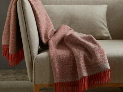 Wohndecke Ilyas, ziegel/ hasel, 130 x 200 cm, 70 % Alpakawolle/30 % Schurwolle (Schaf), Schurwolle kbT
