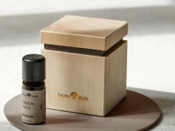 Zirbenduftspender mit Filz und Holzgewinde für Zirbenöl, 7 cm x 7 cm x 8,5 cm